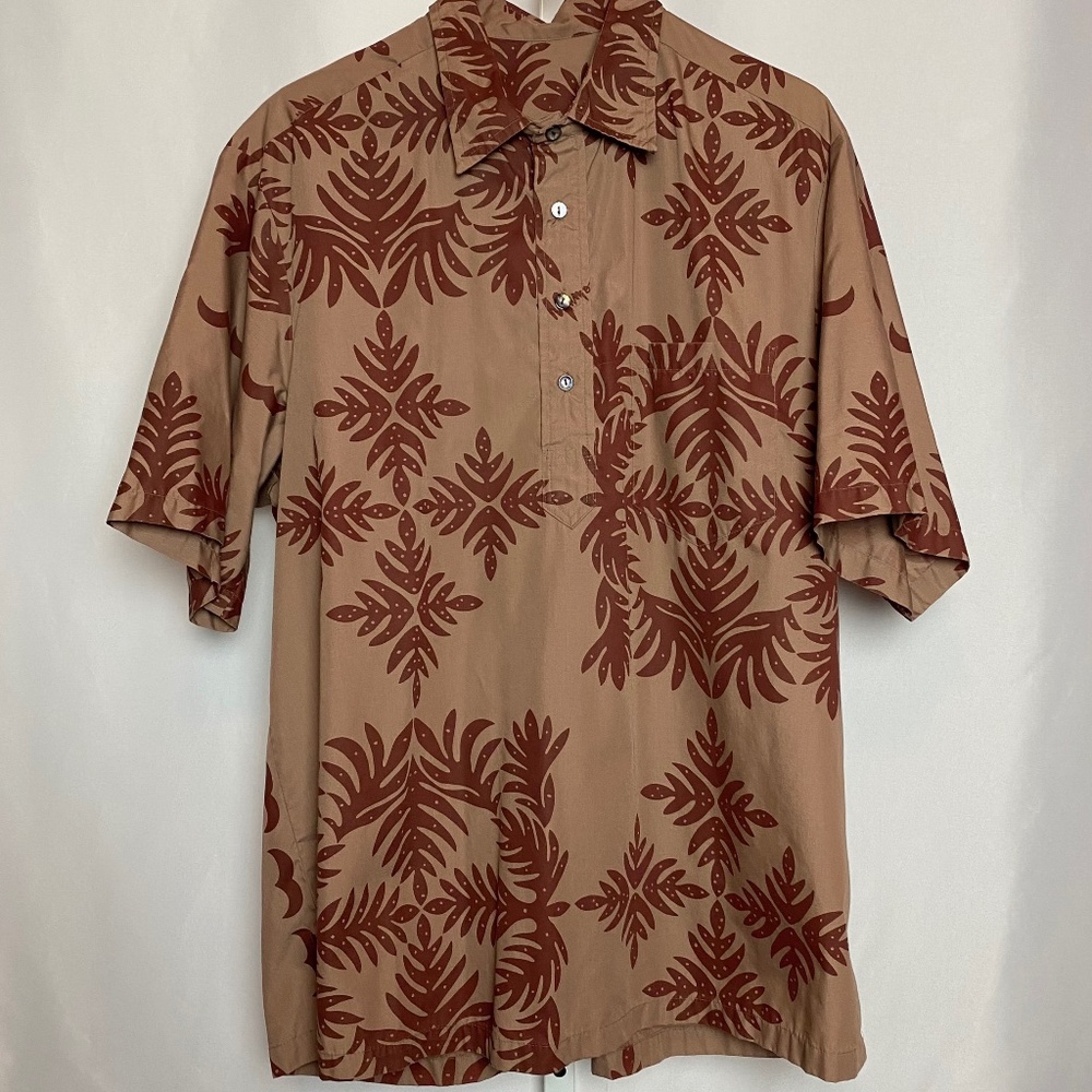 Mamo Howell Menʻs Brown Collared Short Sleeve Pullover Aloha Shirt